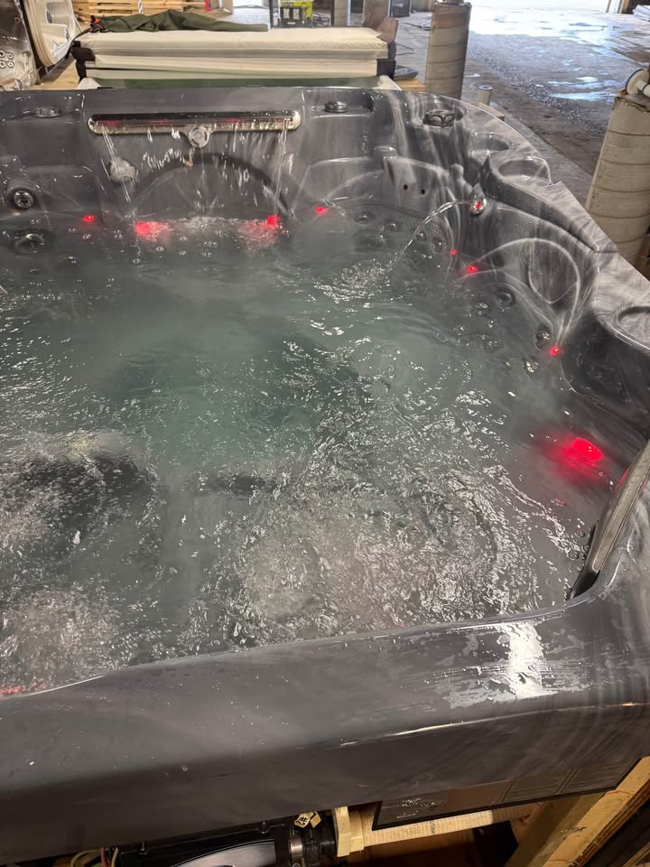 2018 Coast Spas Elite 55 Curve Lounger