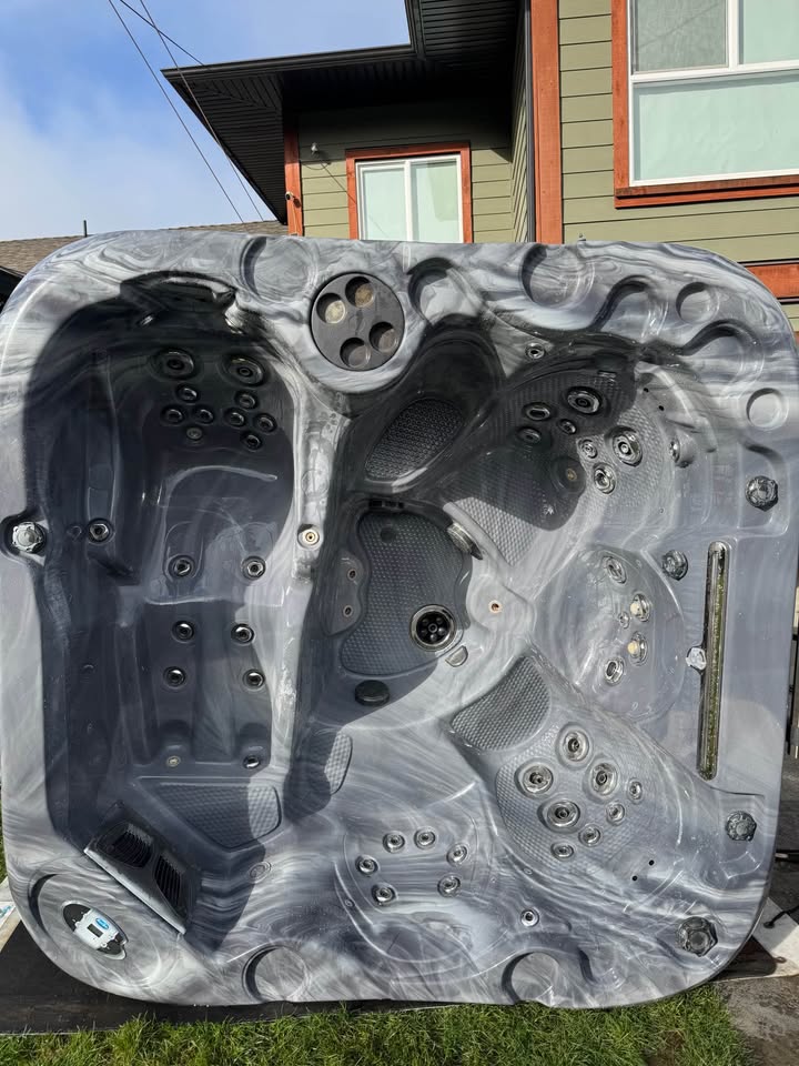 2018 Coast Spas Elite 55 Curve Lounger