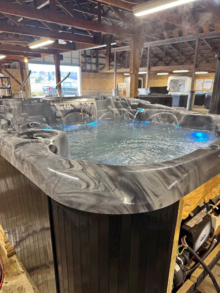 2018 Coast Spas Elite 55 Curve Lounger